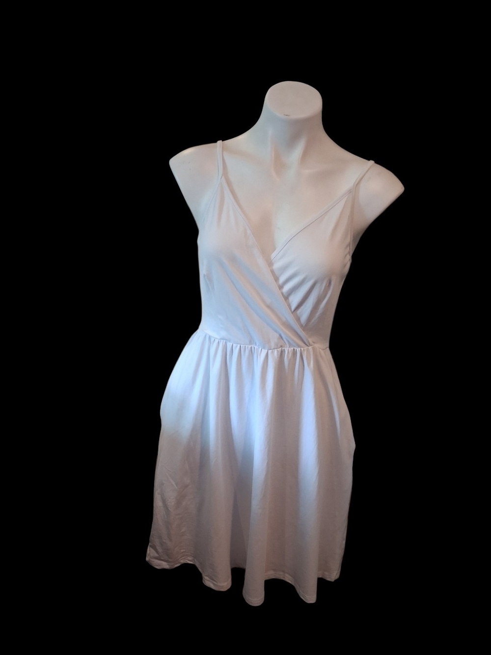 VotePretty White Sleeveless Mini Dress